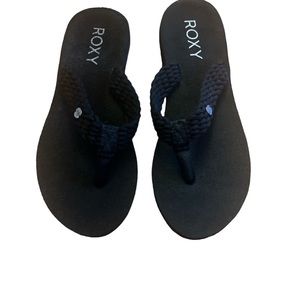 Women’s Roxy Sandals Black Size 9 Flip Flops